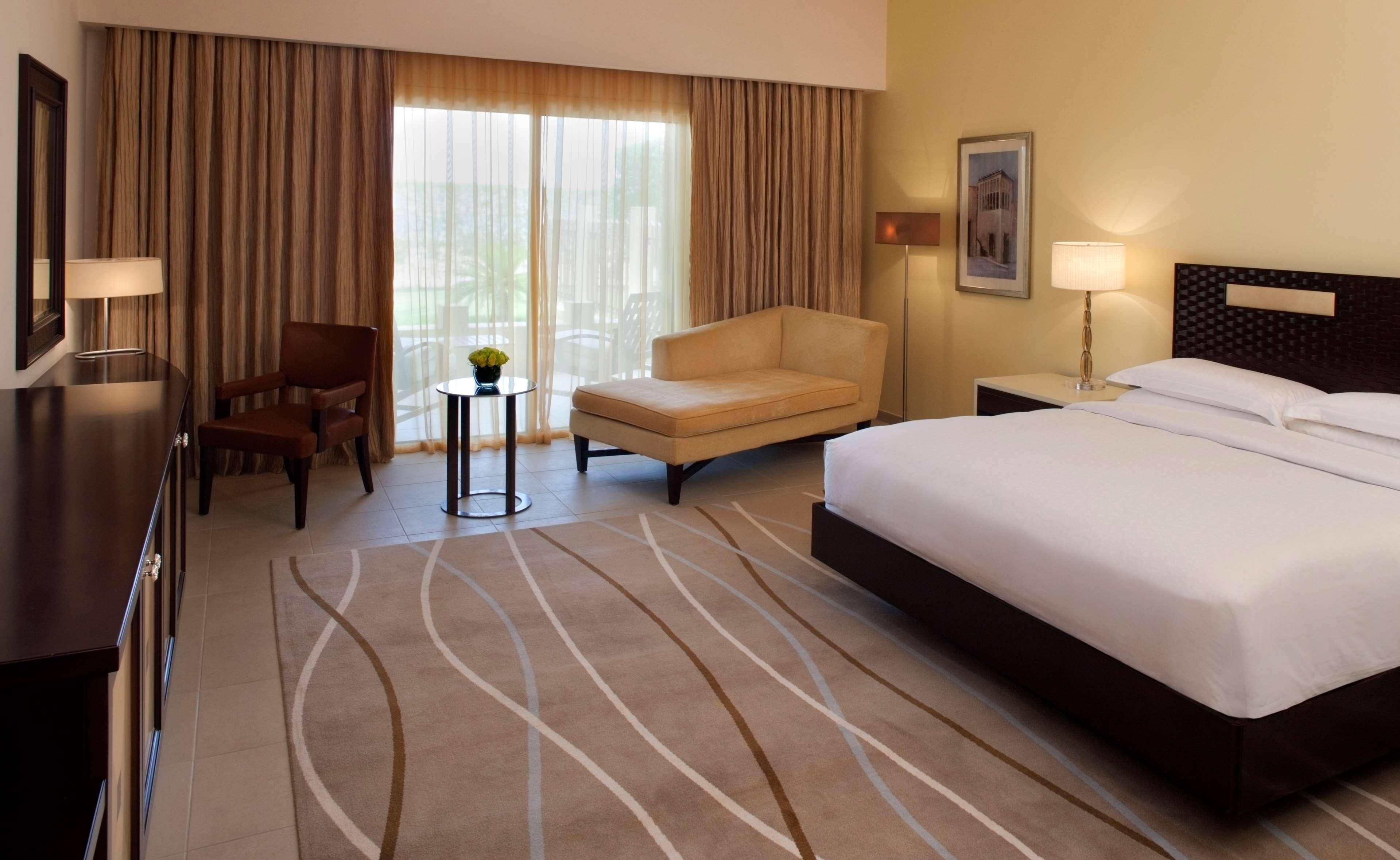 Grand Hyatt Doha Hotel & Villas Exterior foto A bedroom at the Jumeirah Beach Hotel