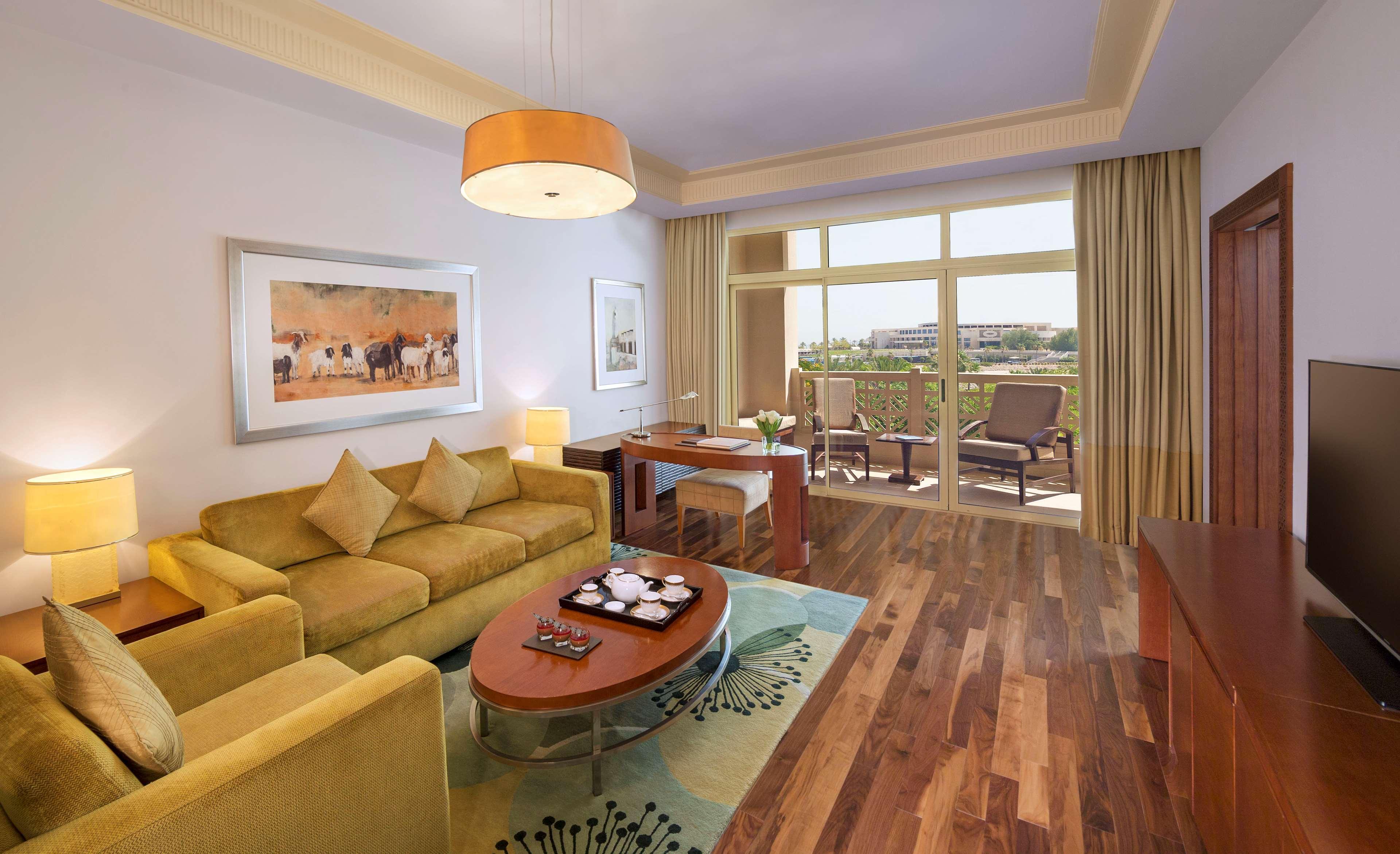 Grand Hyatt Doha Hotel & Villas Exterior foto A living room at the Jumeirah Emirates Towers Hotel