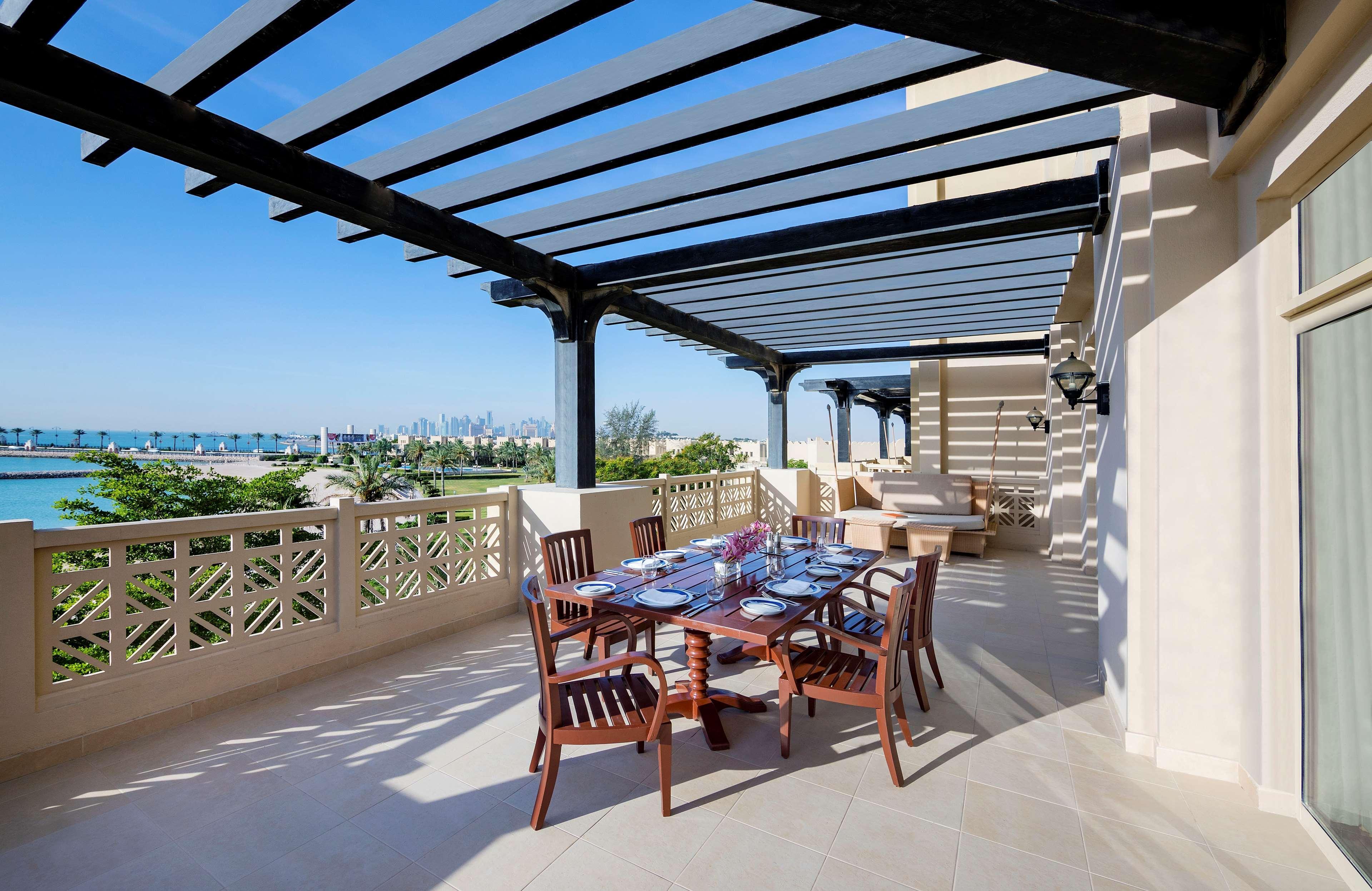 Grand Hyatt Doha Hotel & Villas Exterior foto The Terrace at the Four Seasons Hotel, Cairo