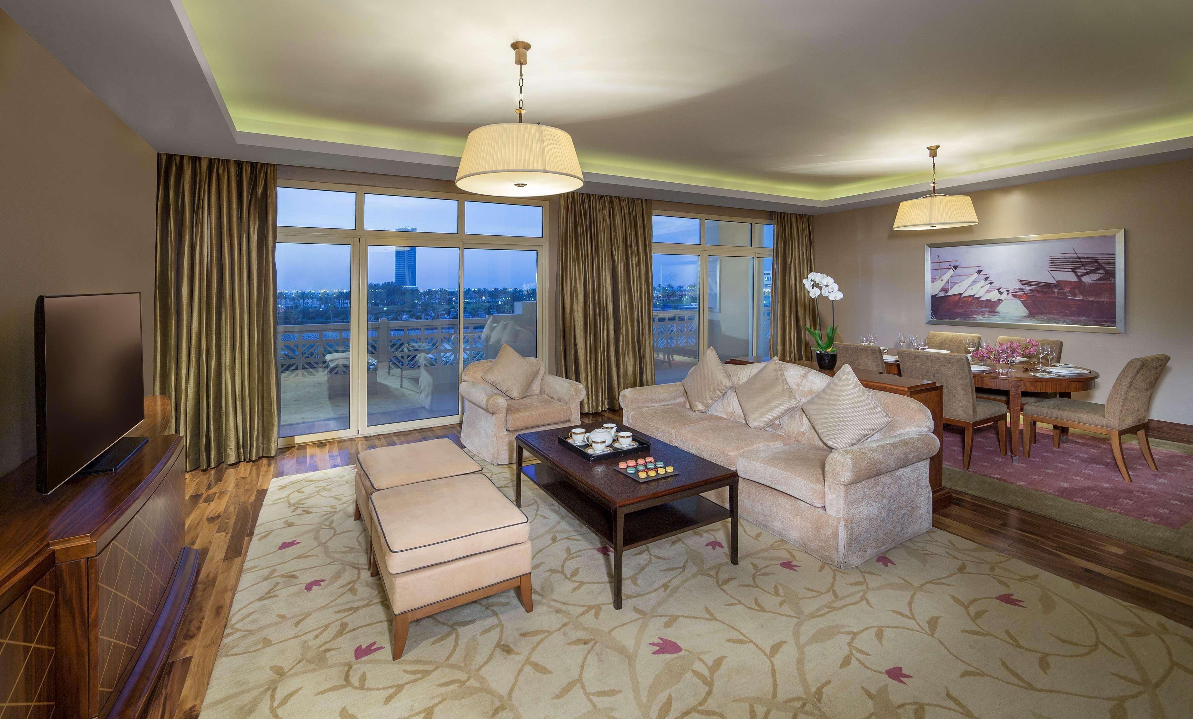 Grand Hyatt Doha Hotel & Villas Exterior foto A suite at the hotel