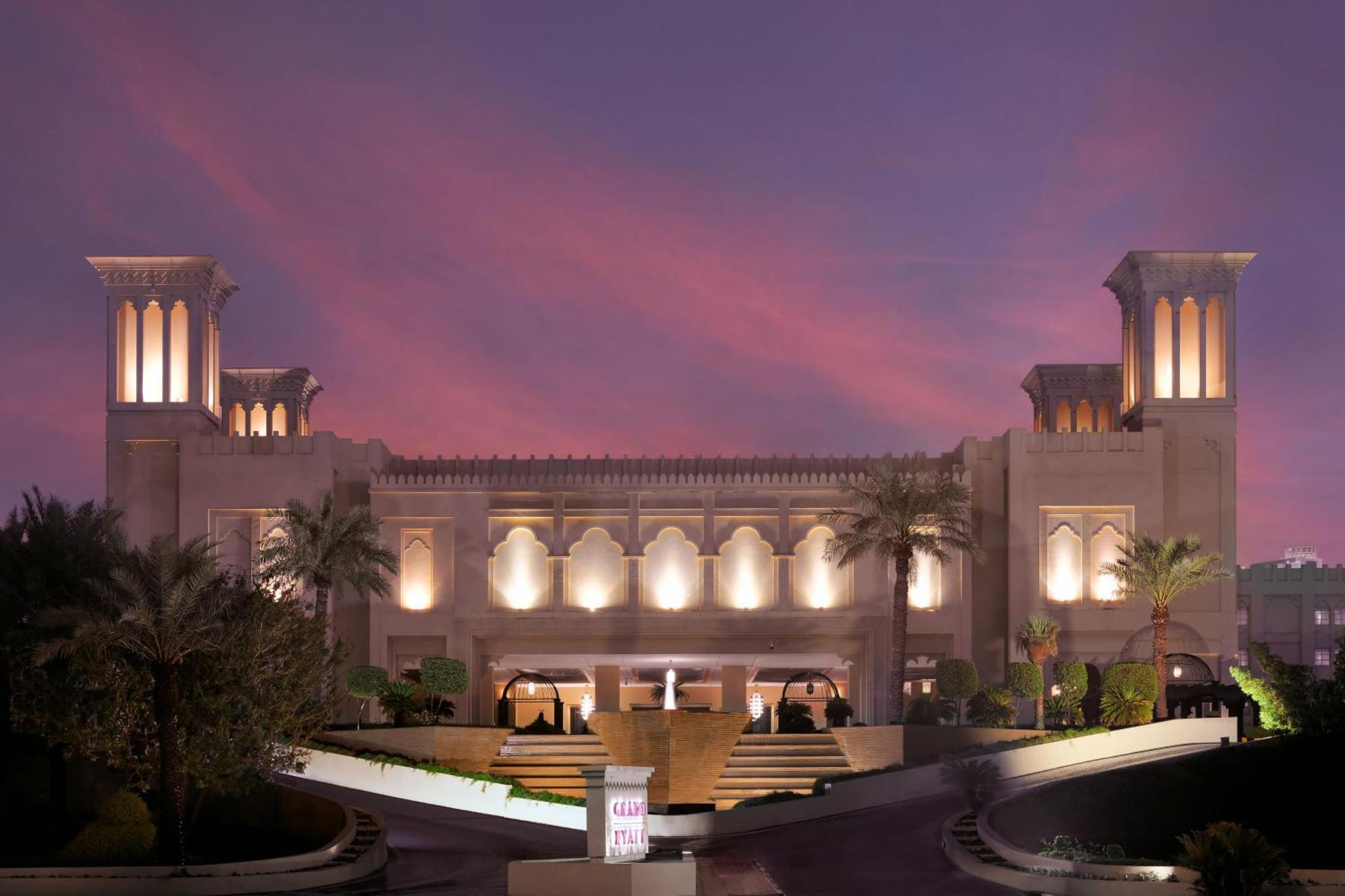Grand Hyatt Doha Hotel & Villas Exterior foto The Ritz-Carlton, Manama
